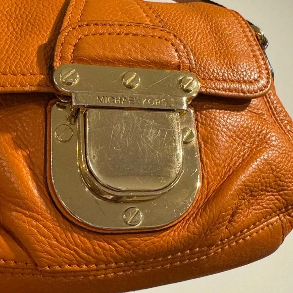 MICHAEL KORS Charlton Brown Leather Gold Push Lock Crossbody Shoulder Bag Purse - Picture 4 of 16